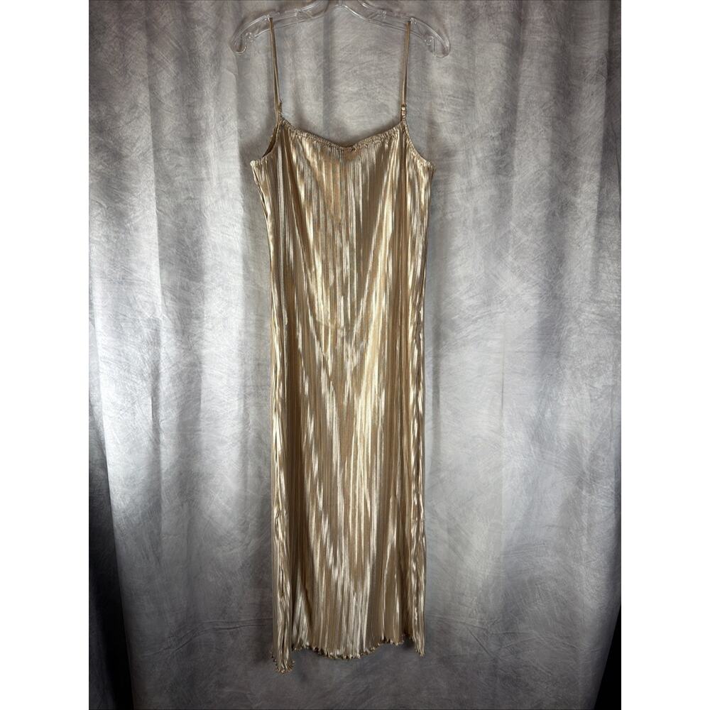 NWT Petal and Pup Liza Shimmering Gold Pleated Maxi Dress Size XL - Picture 3 of 11